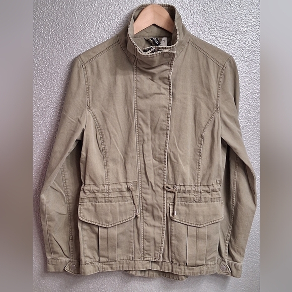 H&M Divided Stylish Sage Green Jacket     Size 10 - Picture 1 of 14